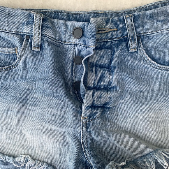 Blank NYC Shorts - Picture 2 of 6